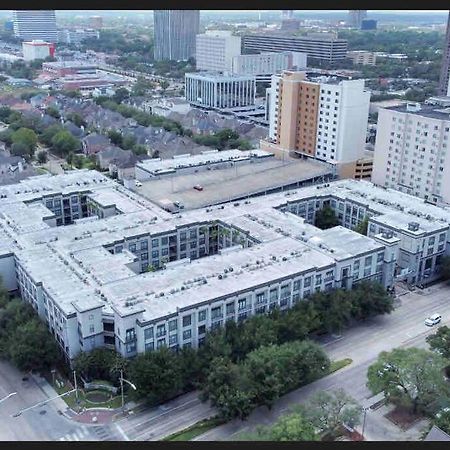 Luxury 1Bedroom/Pool View/ Galleria W/Study Desk Houston Buitenkant foto