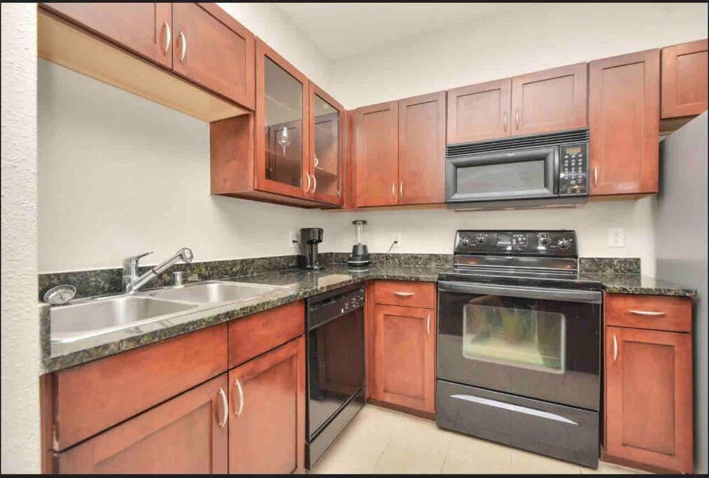 Luxury 1Bedroom/Pool View/ Galleria W/Study Desk Houston Buitenkant foto