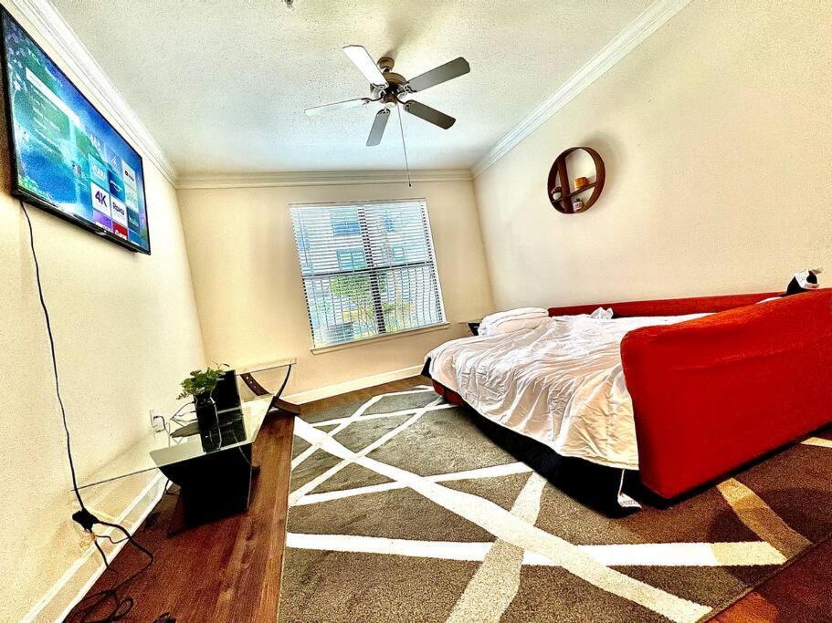 Luxury 1Bedroom/Pool View/ Galleria W/Study Desk Houston Buitenkant foto