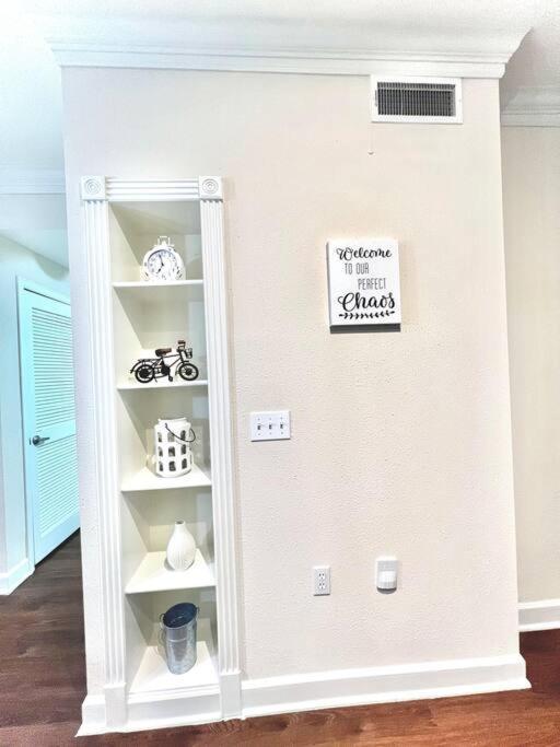 Luxury 1Bedroom/Pool View/ Galleria W/Study Desk Houston Buitenkant foto