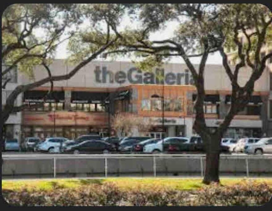 Luxury 1Bedroom/Pool View/ Galleria W/Study Desk Houston Buitenkant foto